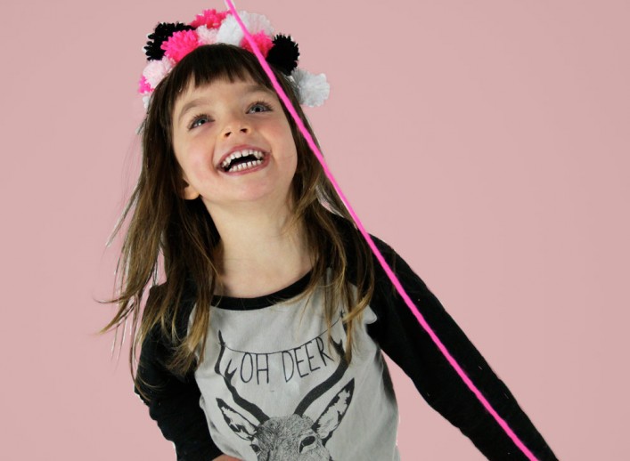 rubancollectif-DIY-carnaval16 couronne de pompons, couronne d'indien