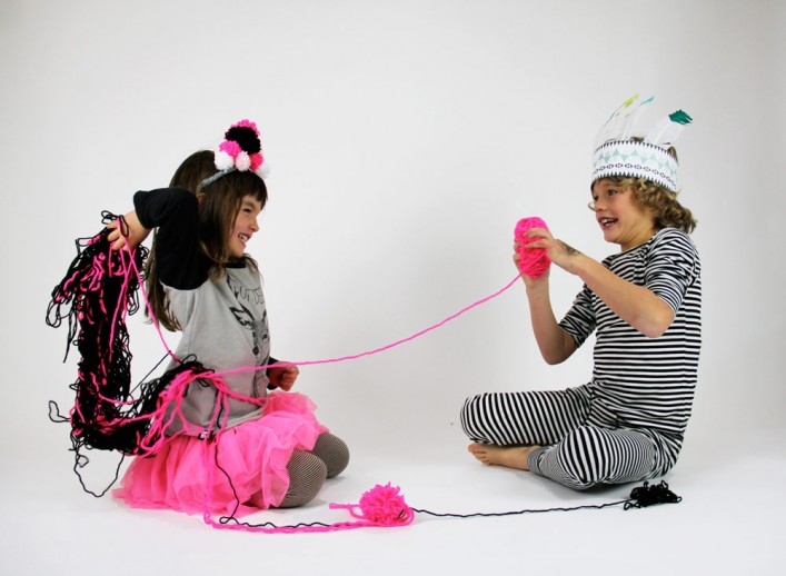rubancollectif-DIY-carnaval18 couronne de pompons, couronne d'indien